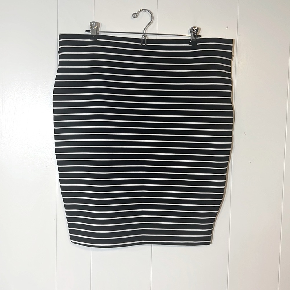 Forever 21 striped black and white bodycon